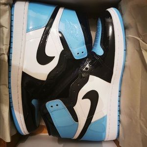 Jordan 1 mids